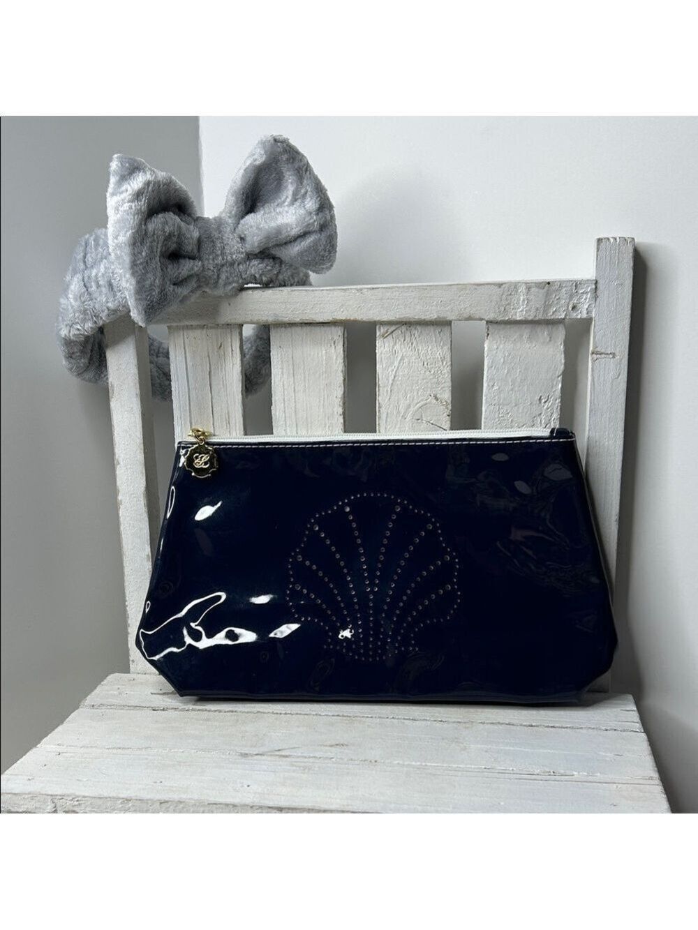 Skin Care Bundle featuring an Estée Lauder Blue Cosmetic Bag - Picture 8 of 9